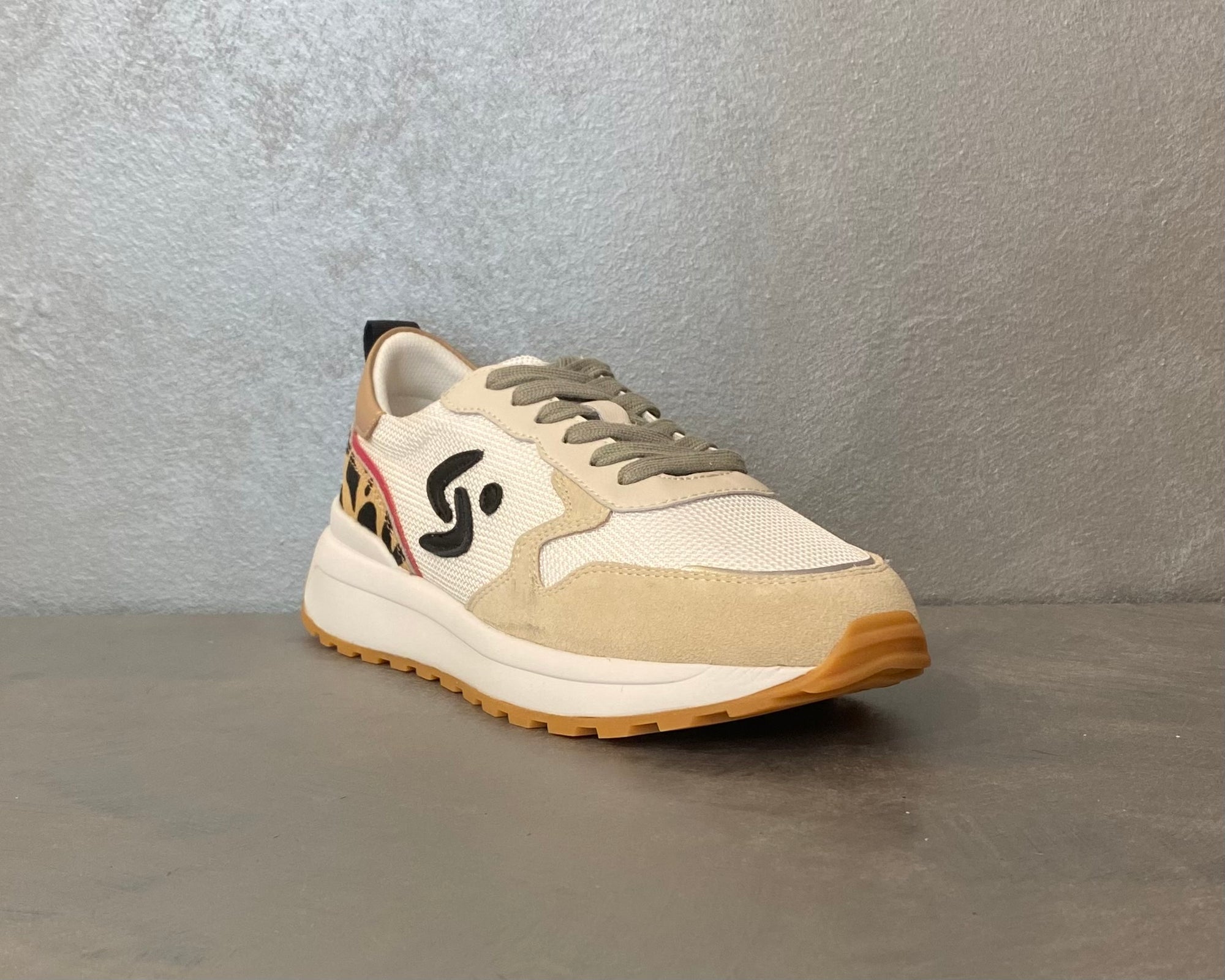 STAR FEET RUNNING CANVAS