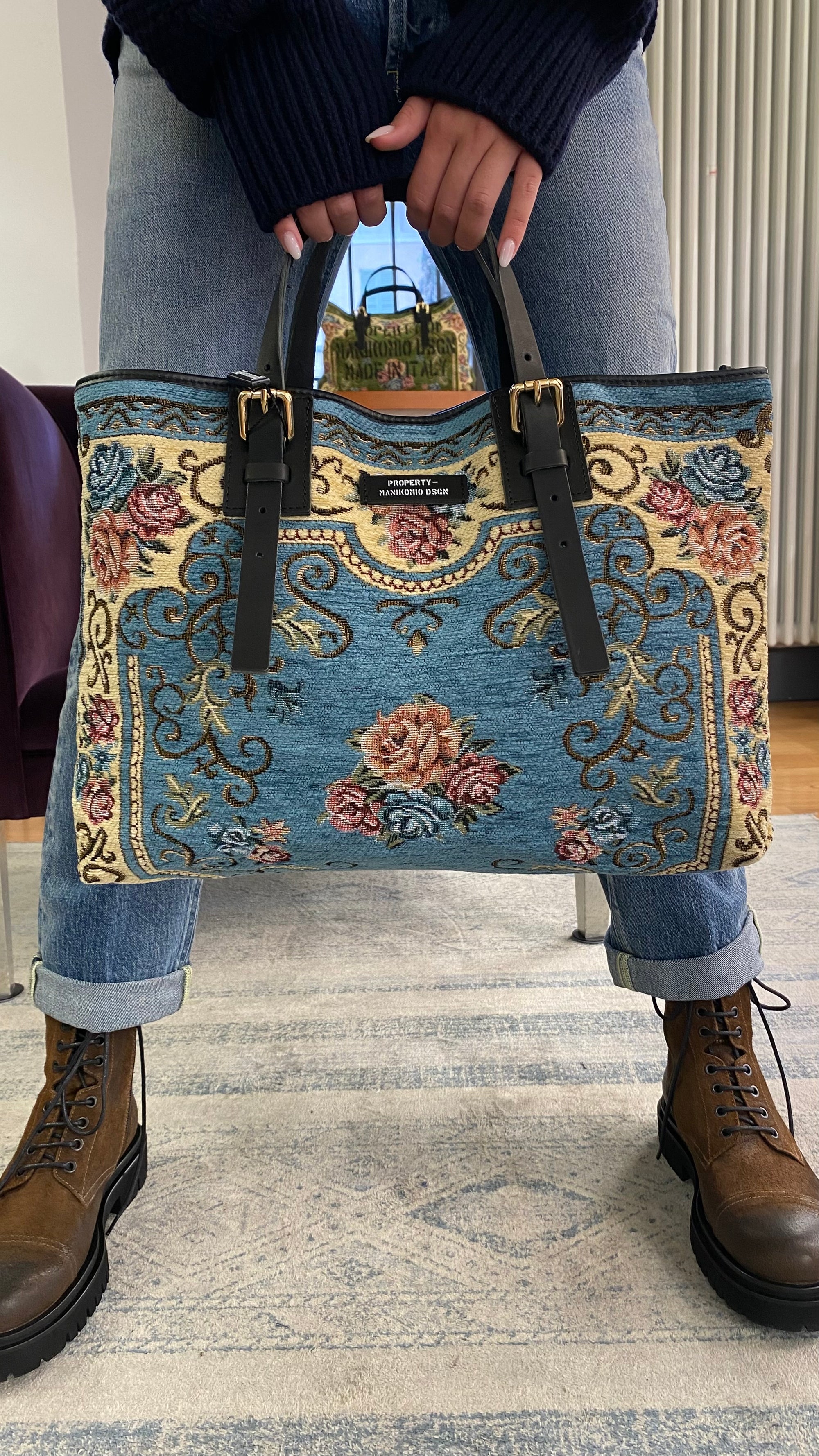 MANIKOMIO DSGN RUG BAG