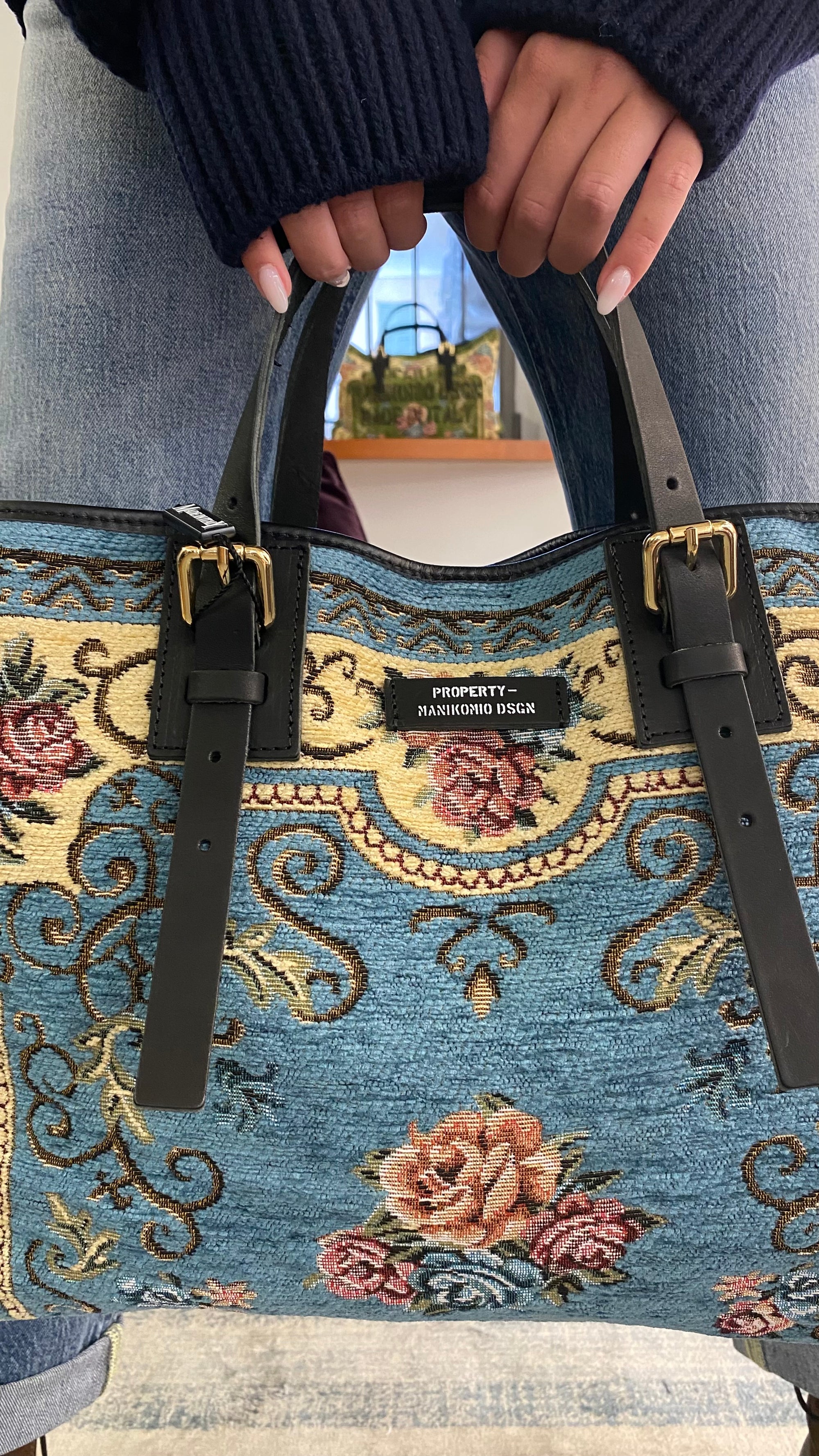 MANIKOMIO DSGN RUG BAG