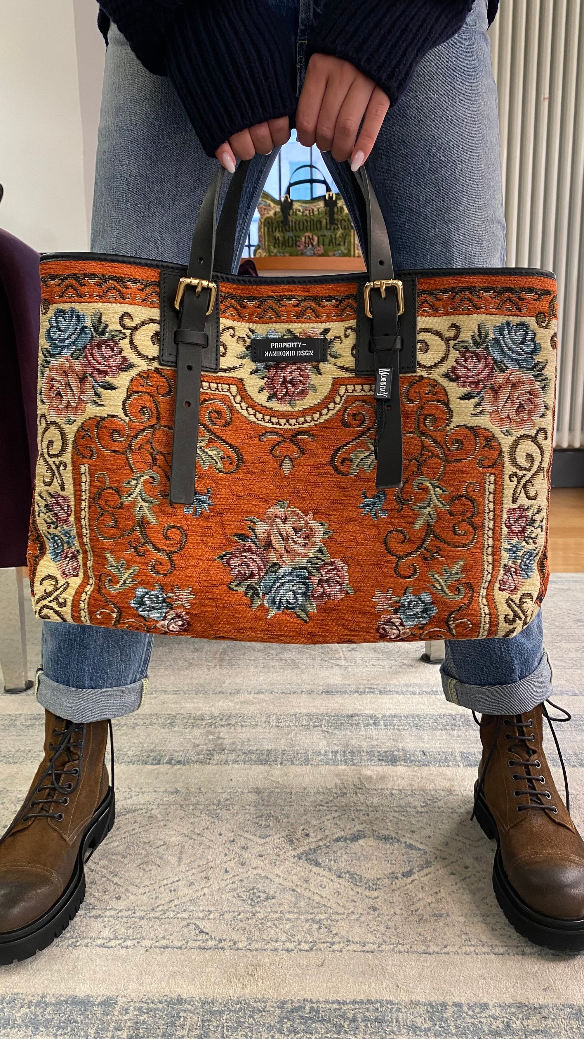 MANIKOMIO DSGN RUG BAG