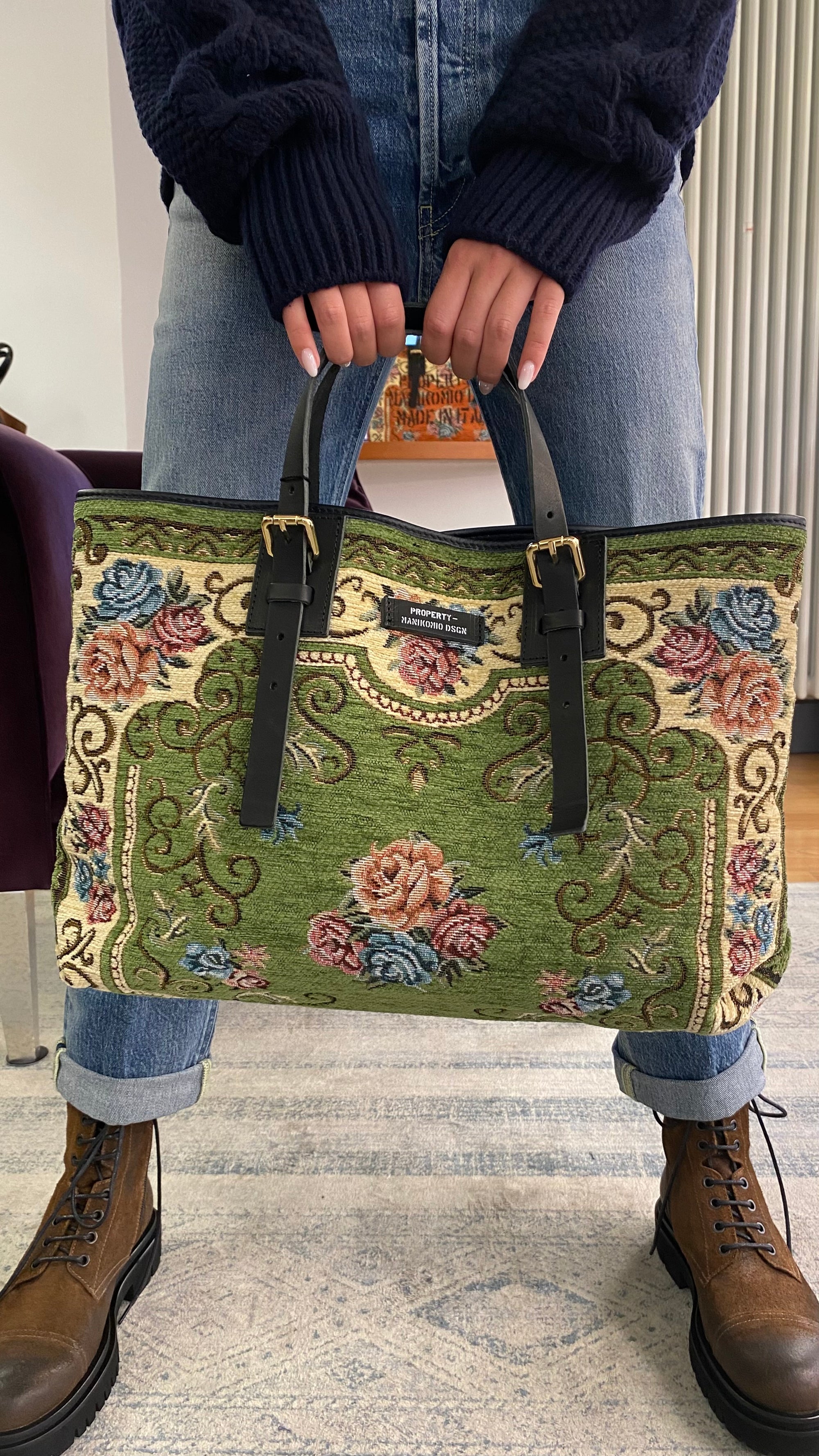 MANIKOMIO DSGN RUG BAG