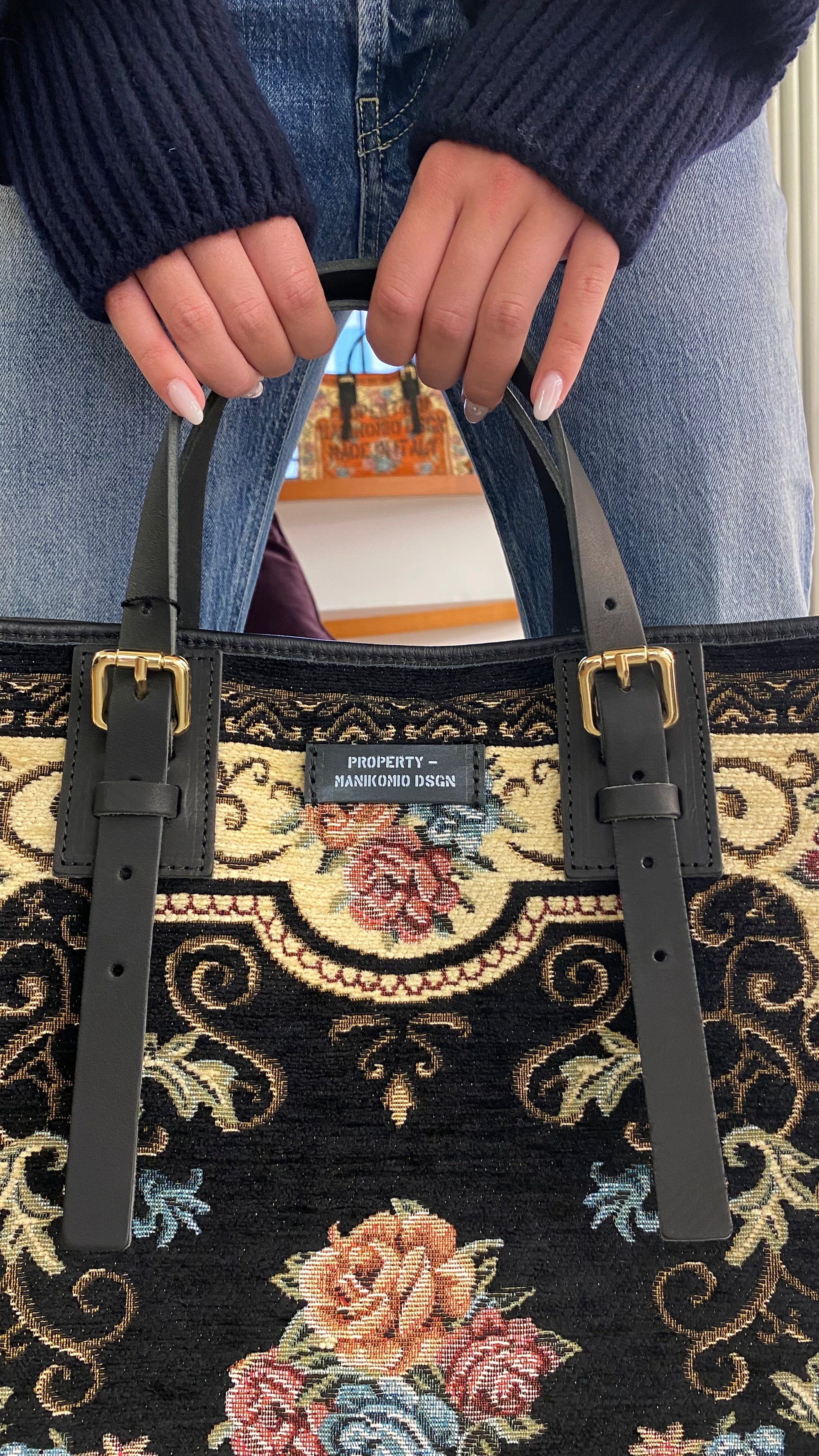 MANIKOMIO DSGN RUG BAG