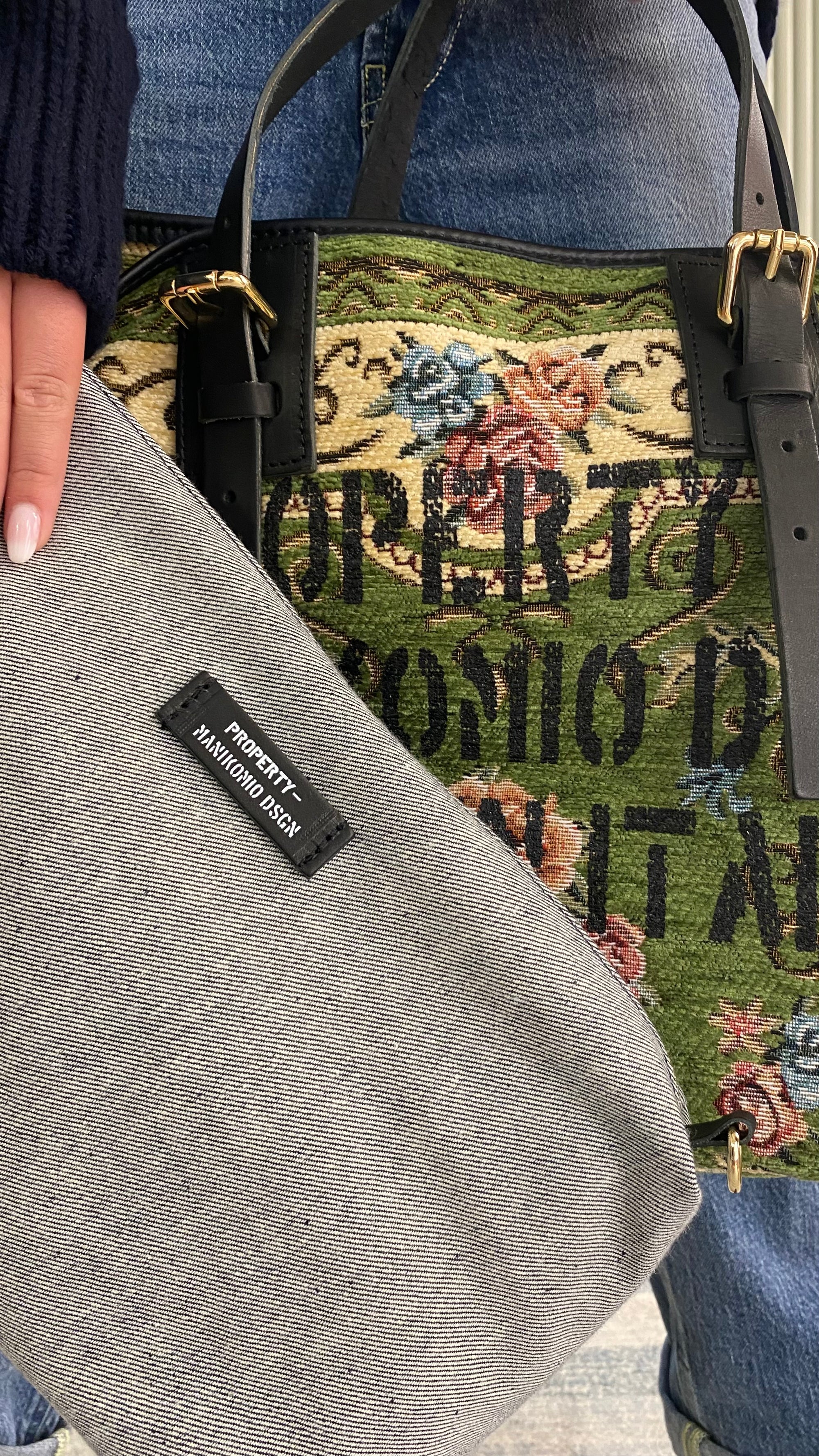 MANIKOMIO DSGN RUG BAG