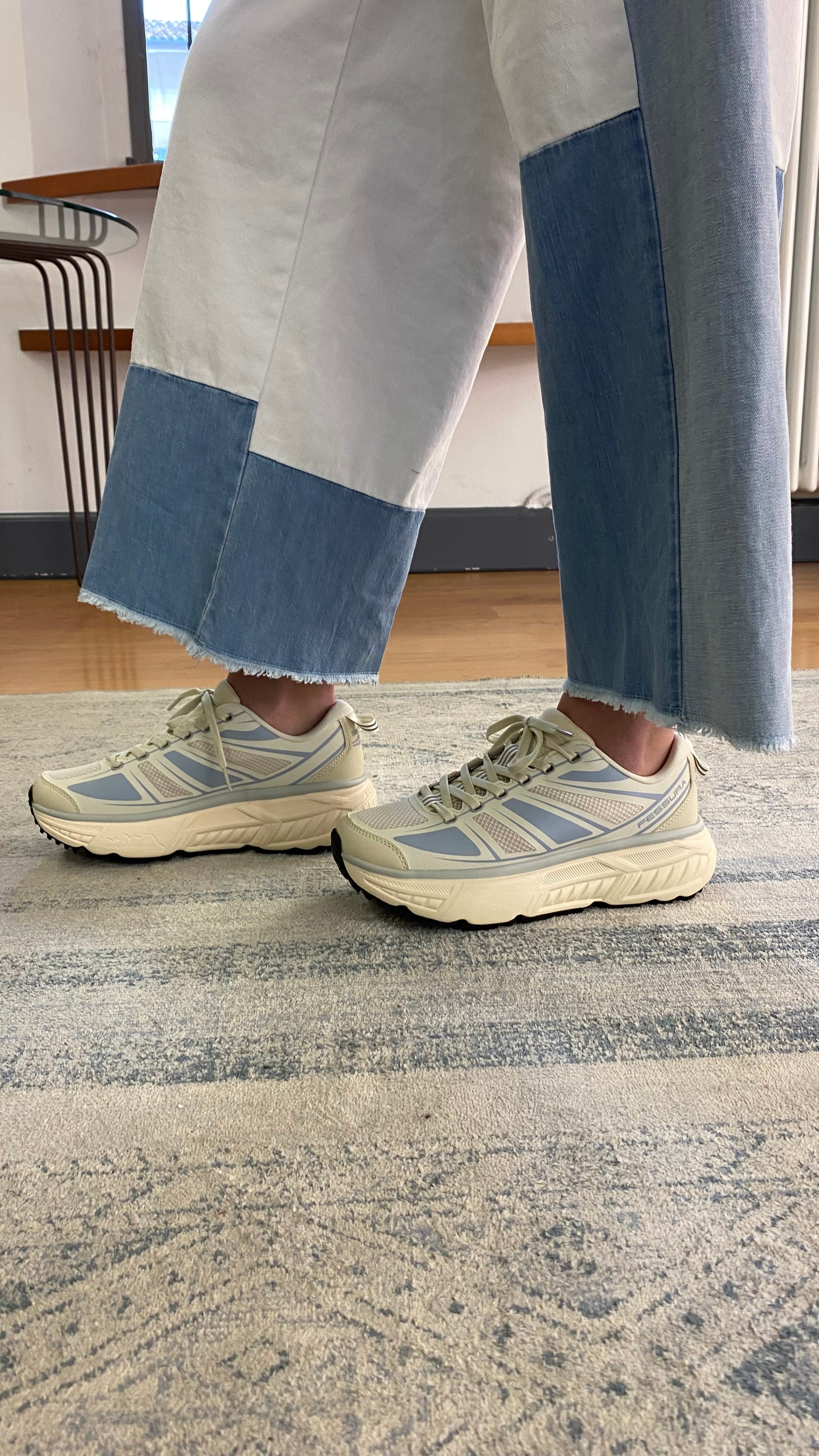 WHITE SAND JEANS CAROL PATCH