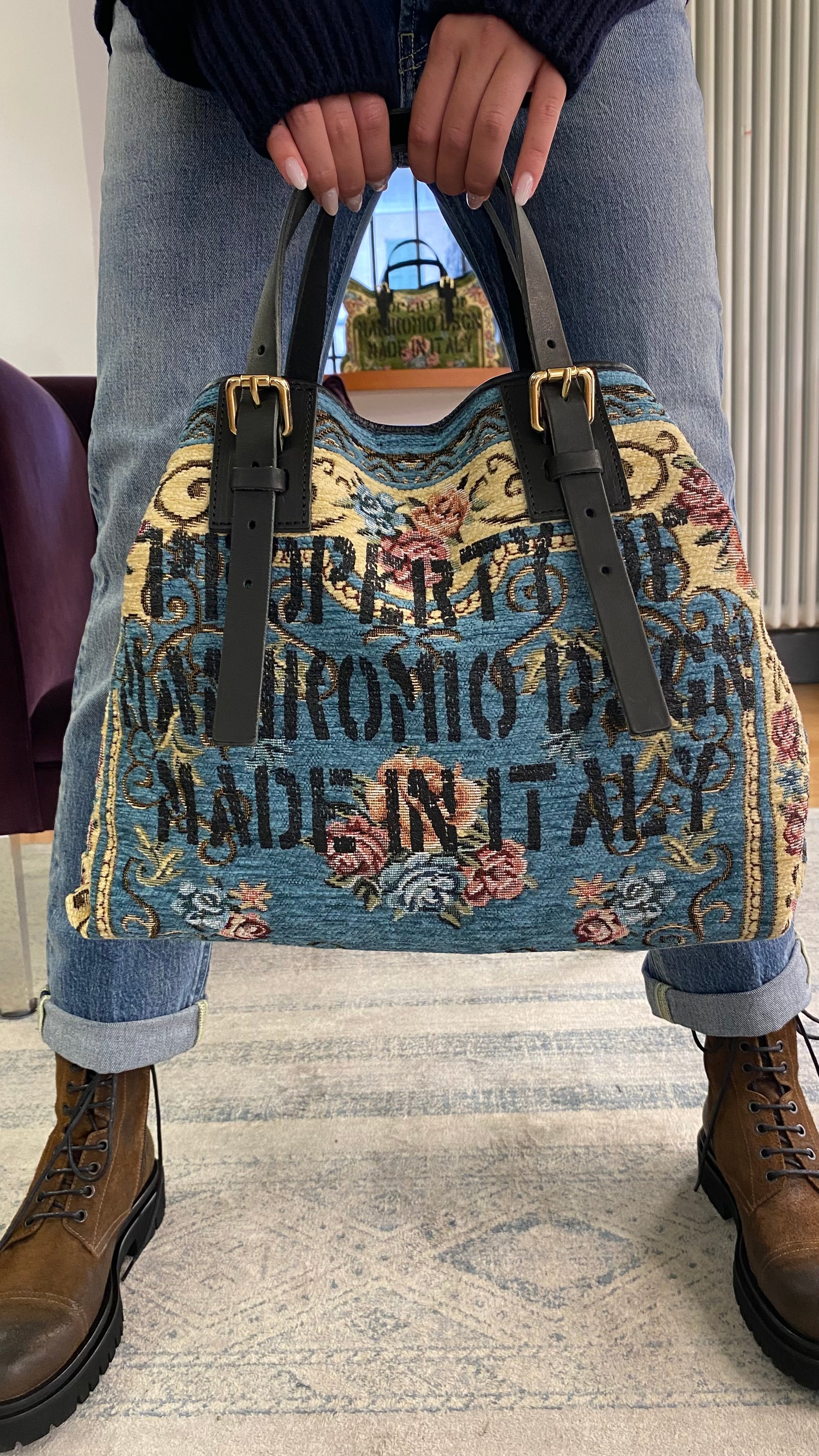 MANIKOMIO DSGN RUG BAG